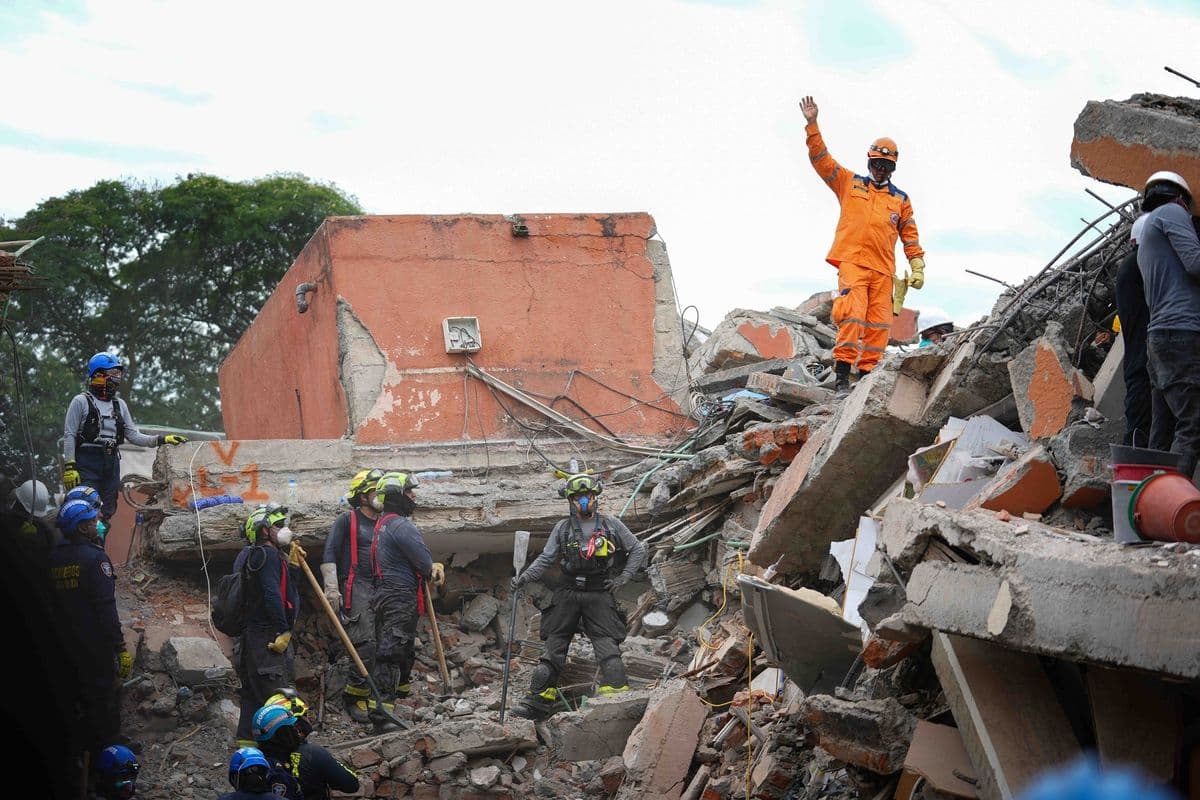 Tanggap Bencana Gempa NTT M7,7: Tim HSI BERBAGI Siaga Penuh, Fokus Pantau Tahap Evakuasi SAR